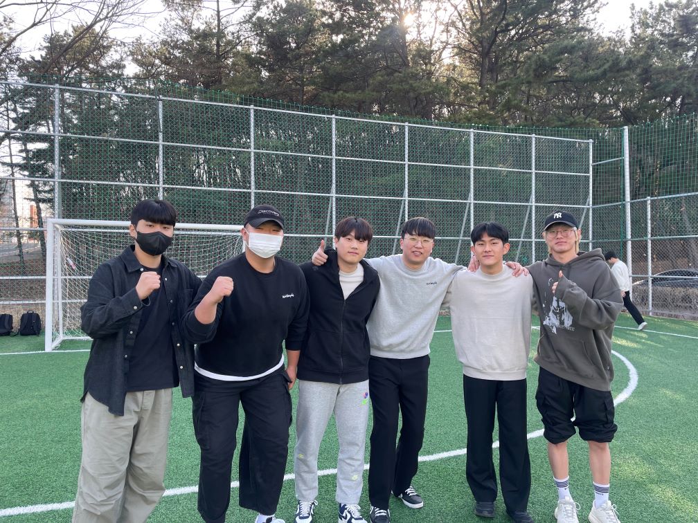 다운로드 (4).jpeg