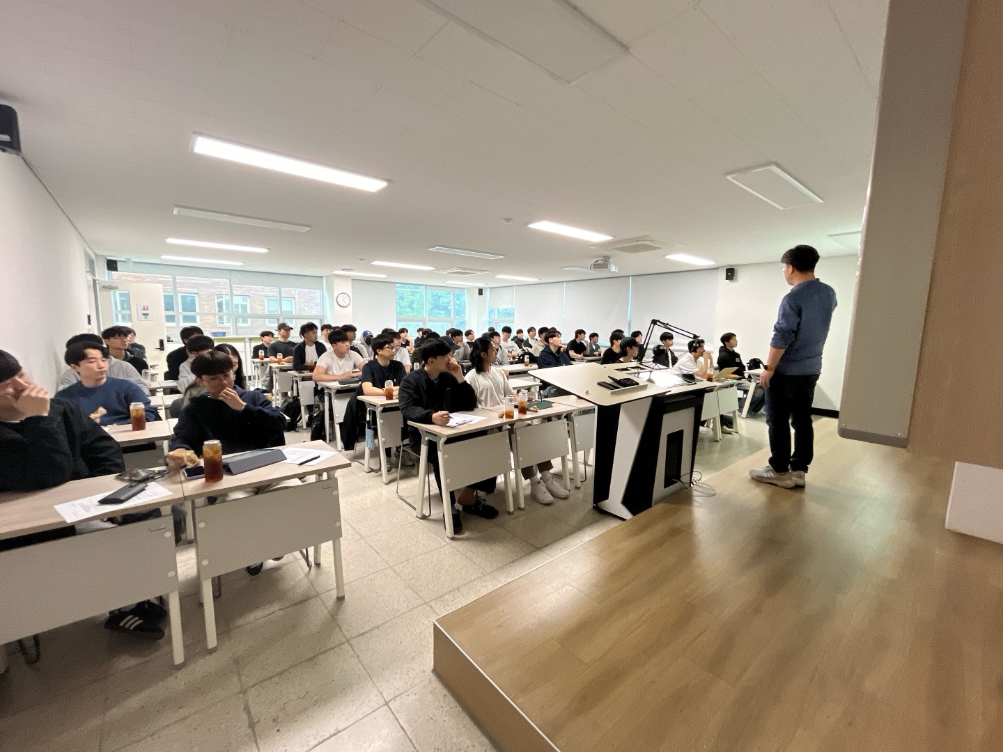 반도체소자 전공특강 사진 (8).jpg
