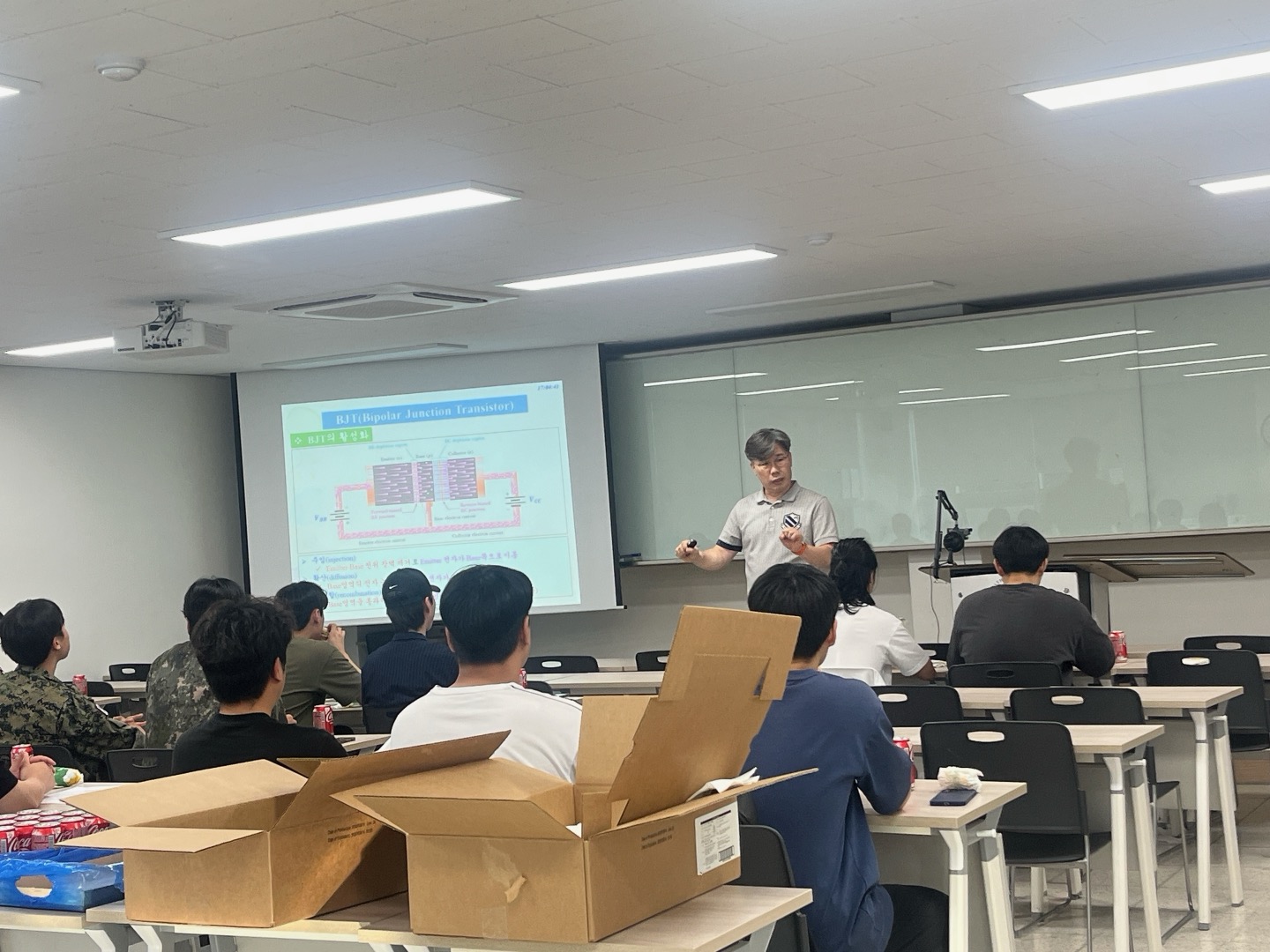반도체소자전공특강 3차 사진 (4).jpg