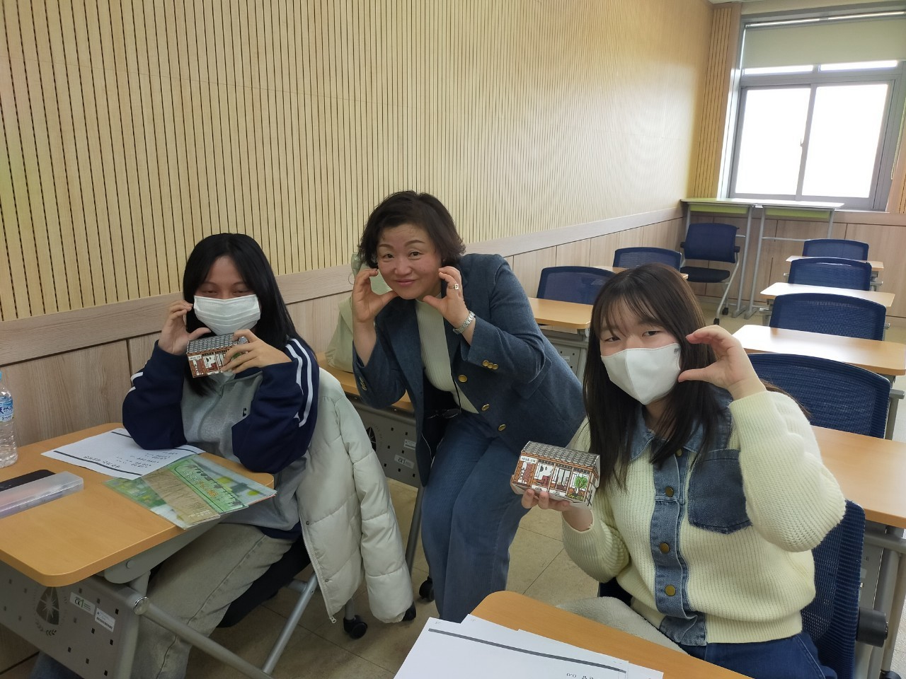 LINE_ALBUM_韓国語_250321_2.jpg