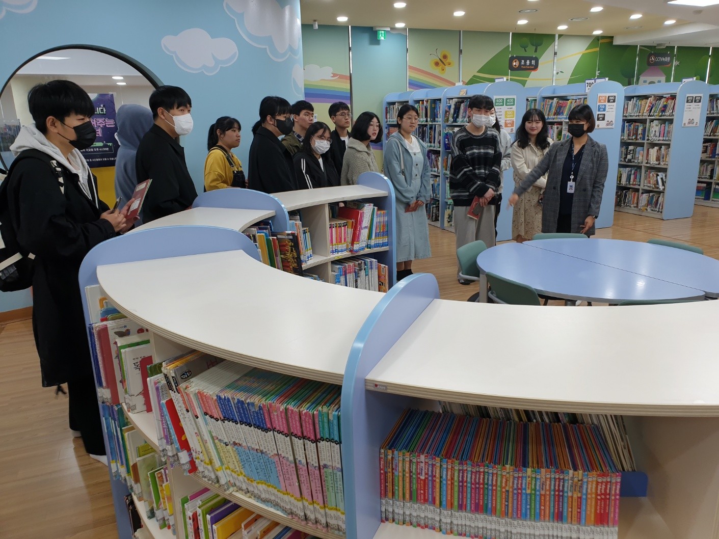[동아리][도파라치] 2023.03.24 동구 안심도서관 견학6.jpg