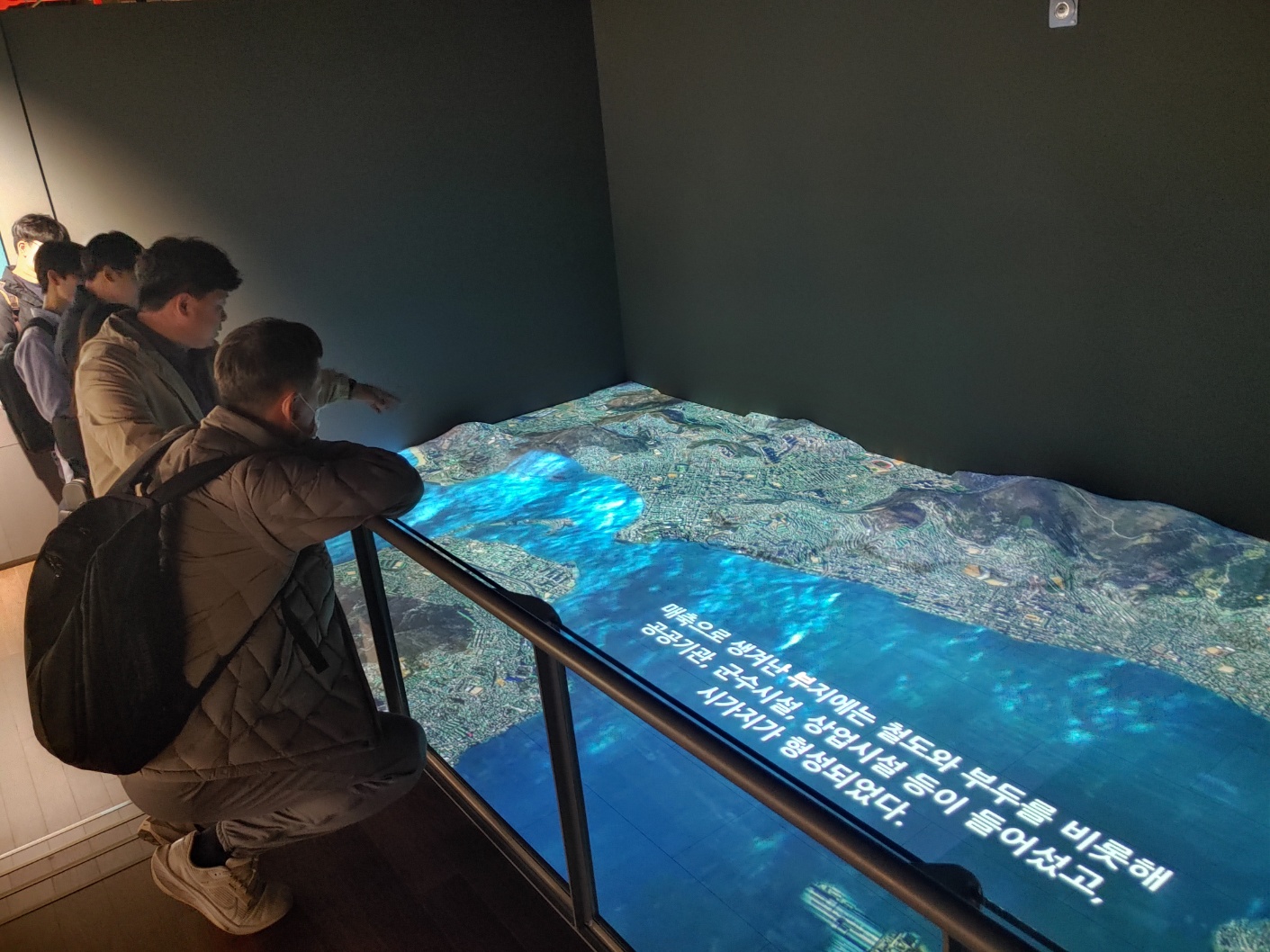 [동아리][도파라치] 2024.04.05 부산 근현대역사관 및 보수동 책방골목 견학 (4).jpg