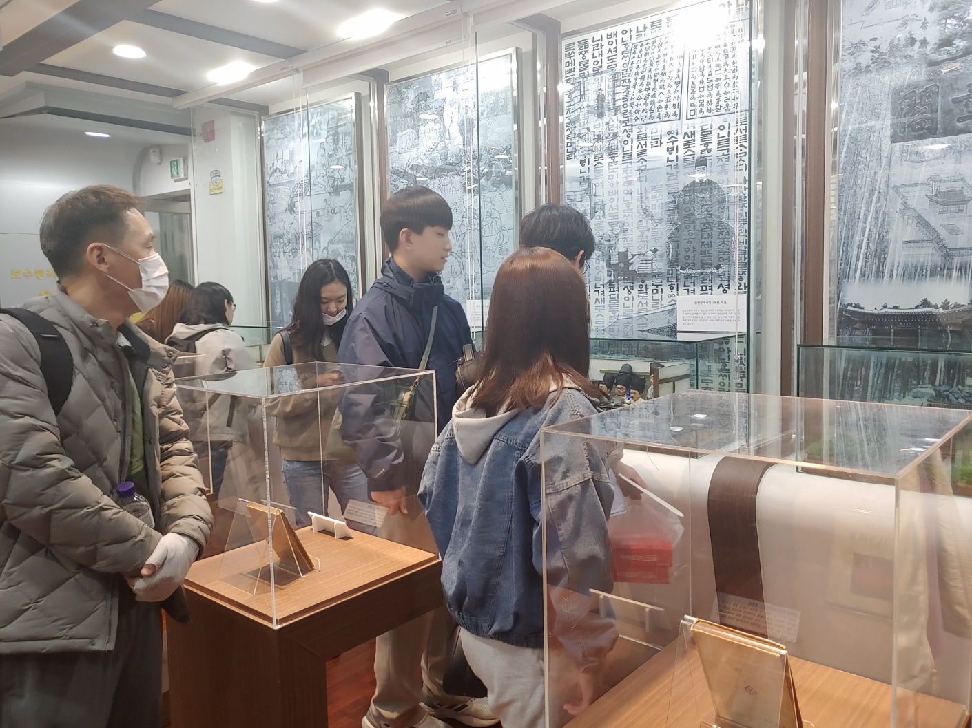 [동아리][도파라치] 2024.04.05 부산 근현대역사관 및 보수동 책방골목 견학 (6).jpg