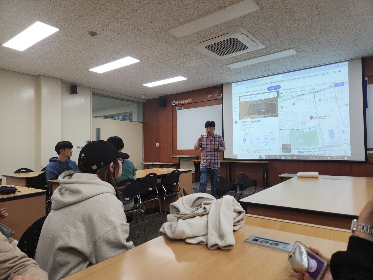 동아리도파라치_2024.11.13._해외_도서관_견학_활동_공유회_(3).jpg