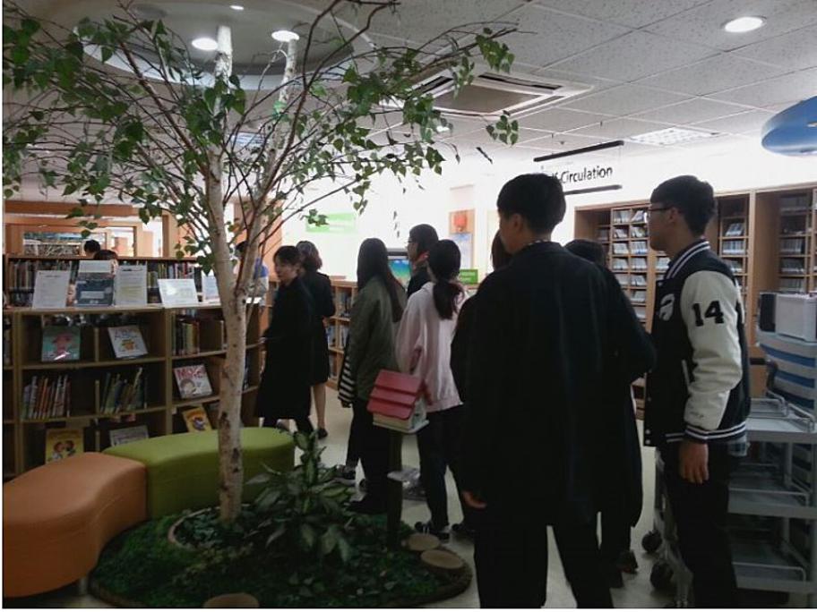 2015.11.22_TPS동아리-부산영어도서관_견학 2.jpg