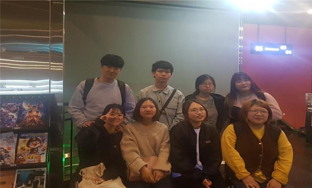 [슬기로운 독서생활] 2019.05.02. 구성원, 교수님과의 친목도모 및 영화감상 2.jpg