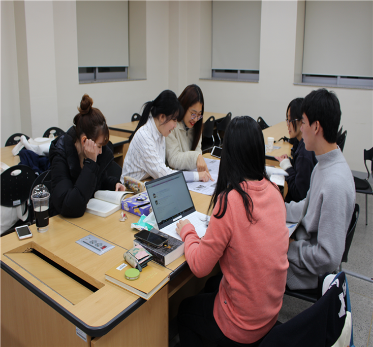 [슬기로운 독서생활] 2019.11.14 독서 신문 ‘슬기로운 독서생활’ 디 자인 및 편집 작업 활동 3.png