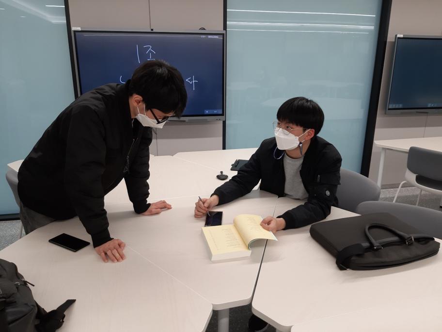 [슬기로운 독서생활] 2021.03.31 이번 학기 계획 및 포스터 구상 6.jpg