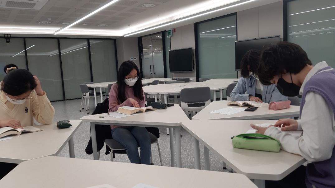 [벽돌책 읽기 모임] 2021.03.24 지리의 힘 - 서유럽 파트 읽기 4.jpg
