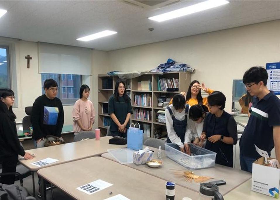 [진품명품] 2019.09.25 파손 및 오손된 자료 복구 및 보존처리 위한 기초 작업 2.jpg