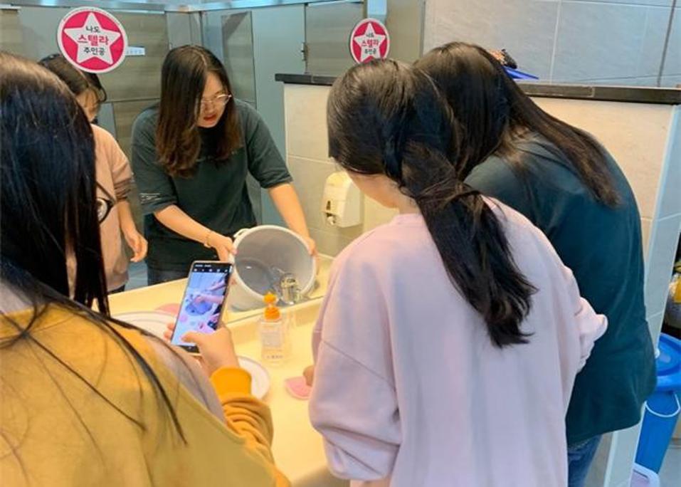 [진품명품] 2019.09.25 파손 및 오손된 자료 복구 및 보존처리 위한 기초 작업 3.jpg