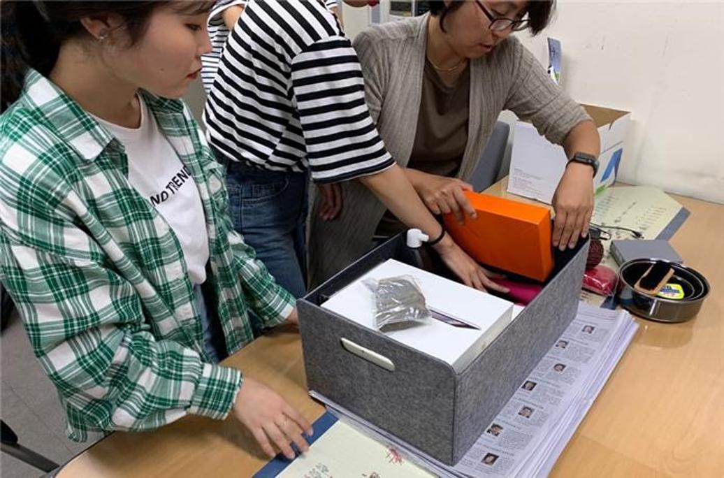 [진품명품] 2019.10.02 파손 및 오손된 자료의 습식 클리닝 4.jpg