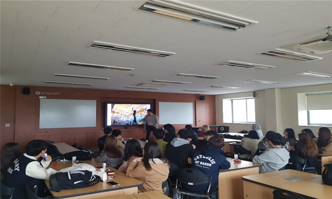 [도파라치] 2019.04.11. 세계의 도서관 사진들 2.png