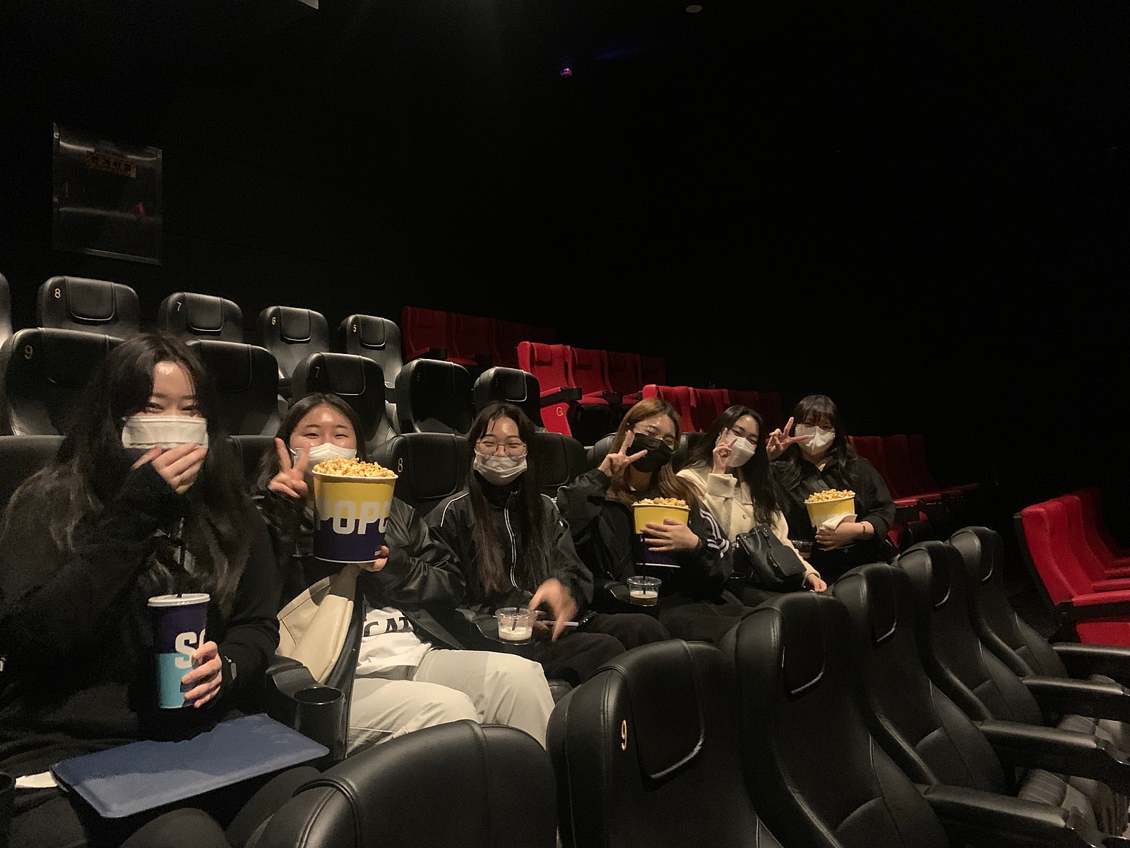 [Read It Aloud]하양 메가박스 '신비한 동물들과 덤블도어의 비밀'3.jpeg