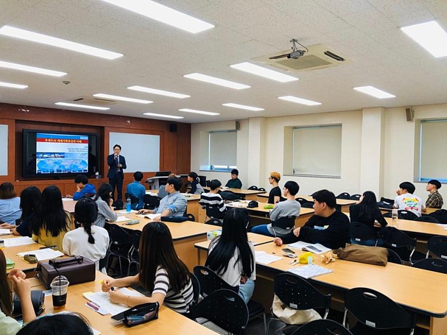 [2019.09.18] 유네스코 세계기록유산과 한국의 세계기록유산 특강 - 김귀배 선생님3.jpg