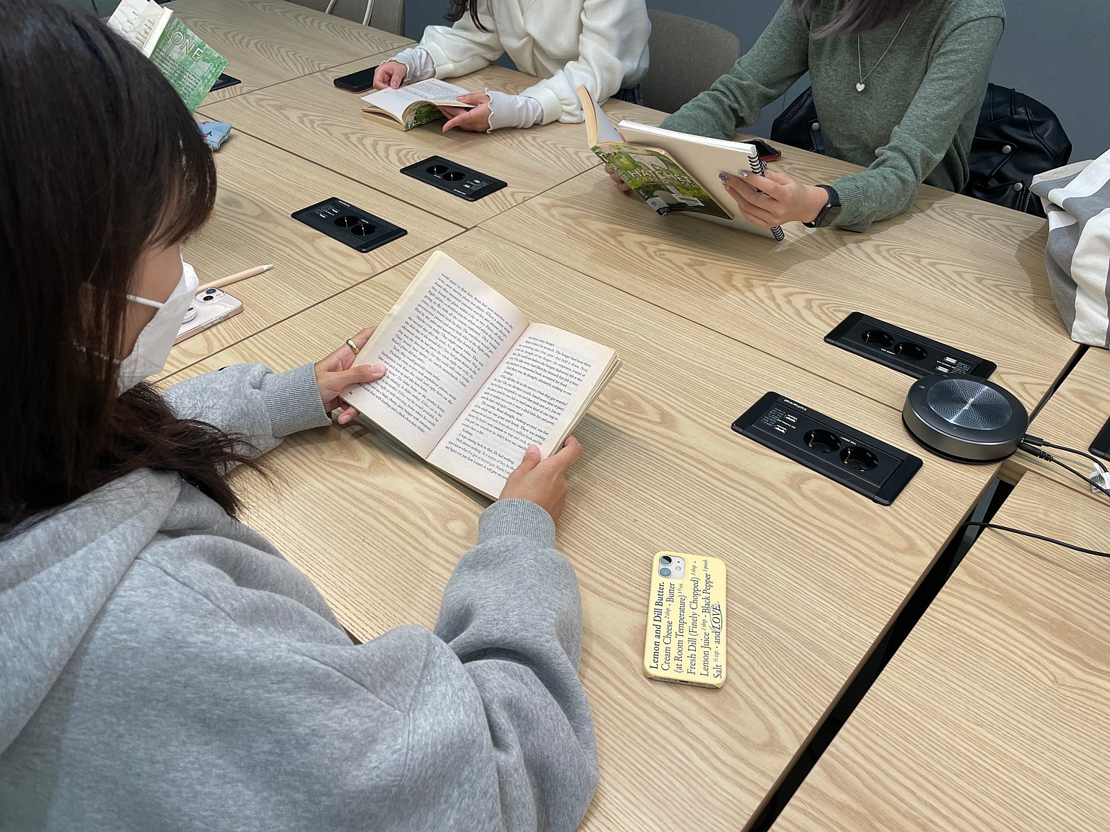 reading aloud 22.10.31 hatchet 3.jpeg