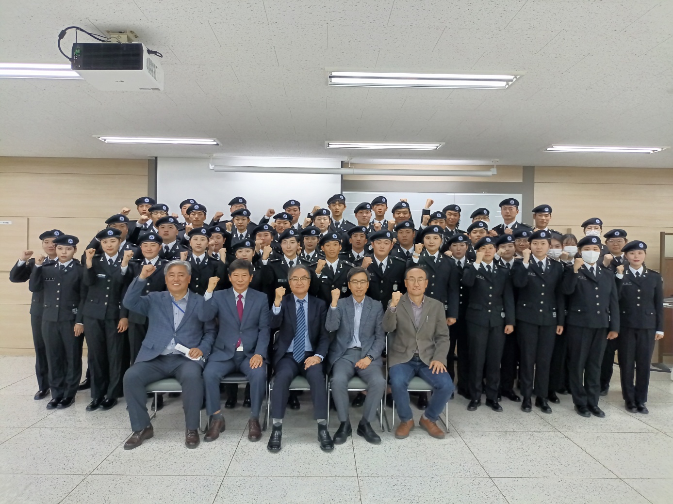 단체사진1.jpg