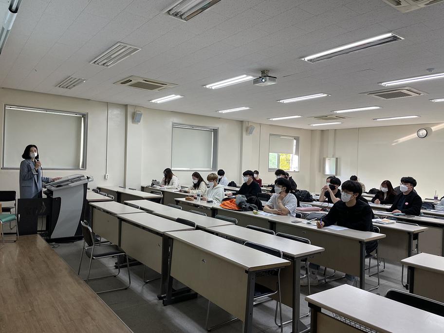 4월 5일 비평문 쓰기 특강(5).jpg